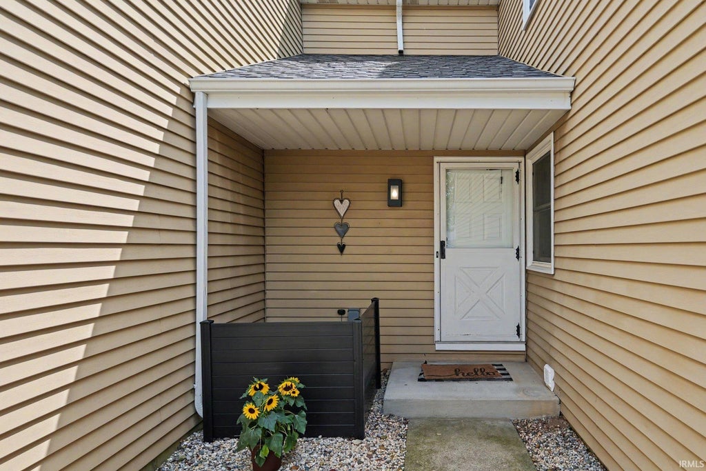 Photo of 1011 Wheatstone Drive, Mishawaka, IN 46544 (MLS # 202631235)