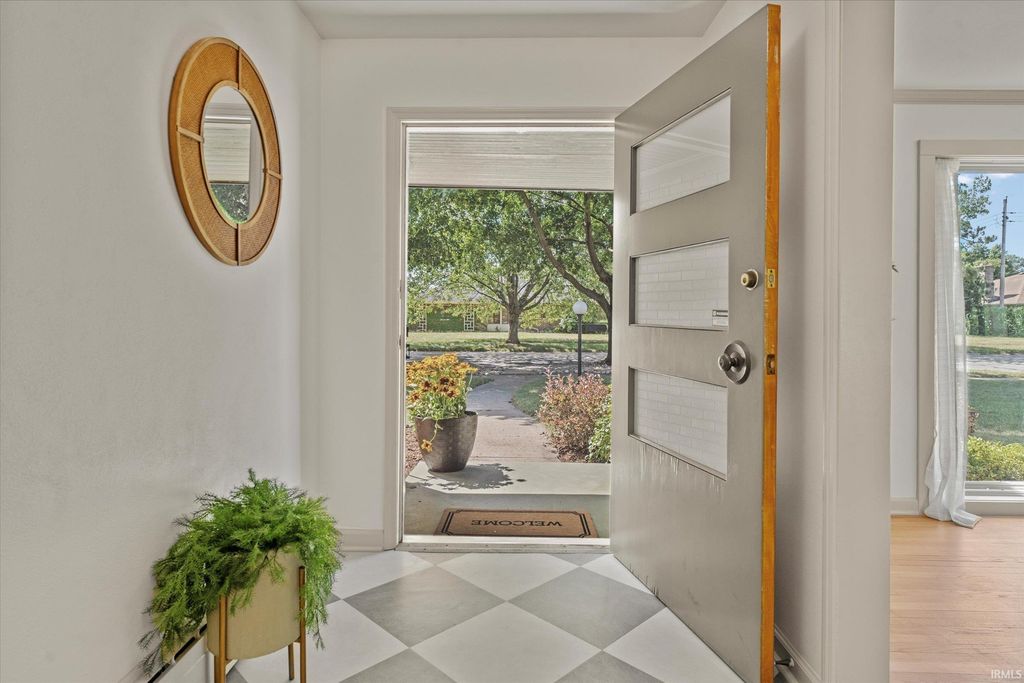 Photo of 2121 E Madison Street, South Bend, IN 46617 (MLS # 202611572)