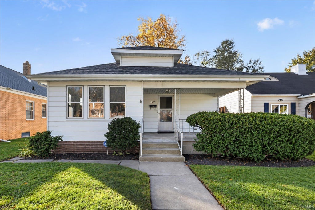 Photo of 2618 Hartzer Street, South Bend, IN 46628 (MLS # 202644726)