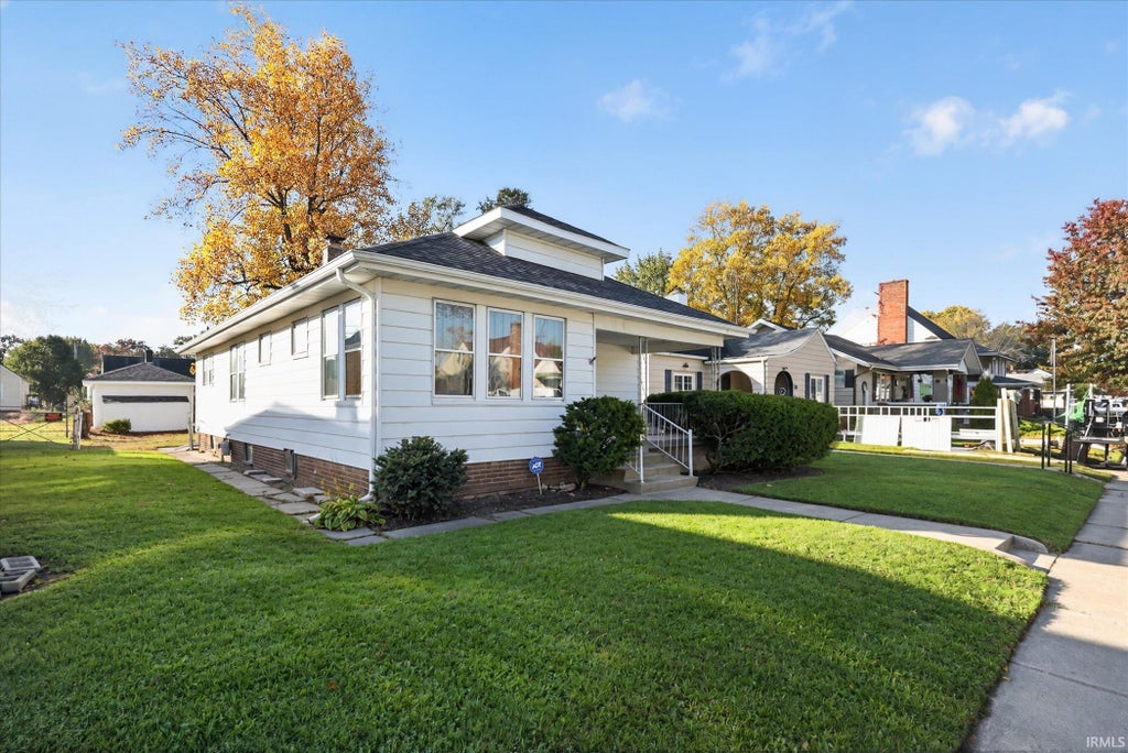 Photo of 2618 Hartzer Street, South Bend, IN 46628 (MLS # 202644726)