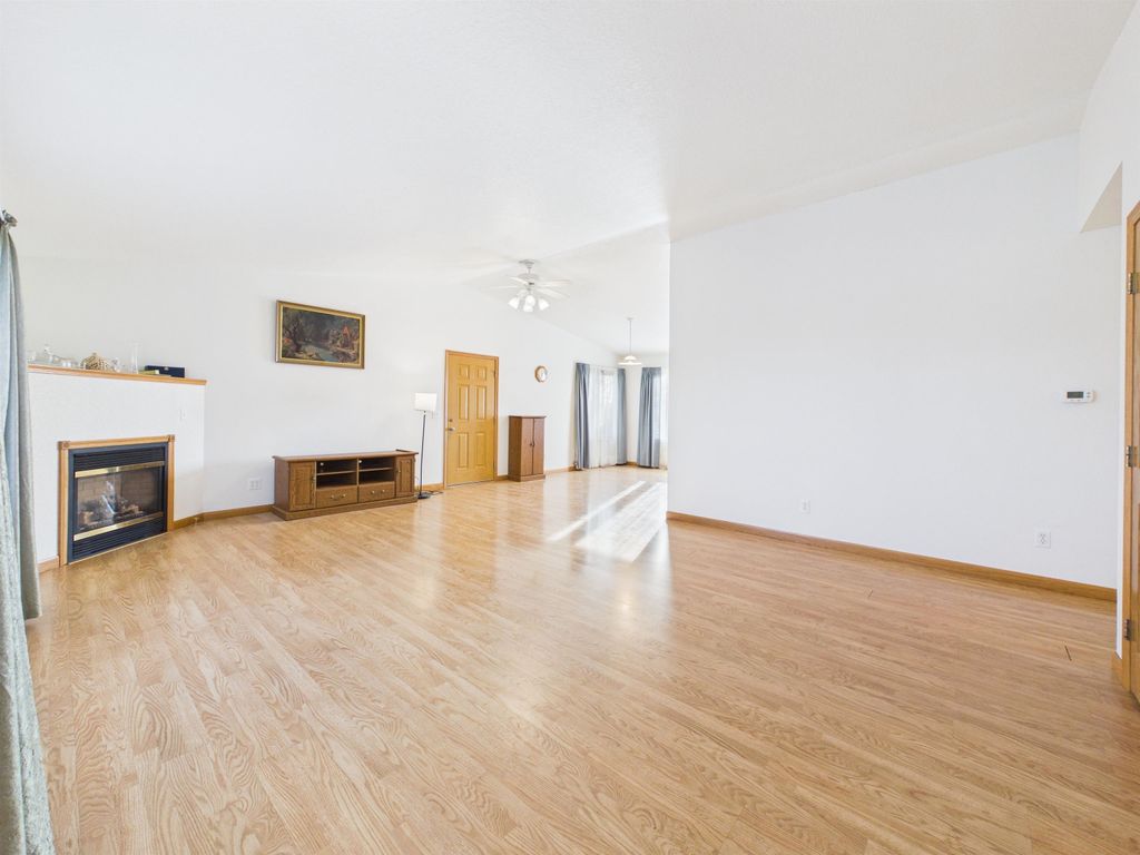 Photo of 5766 N 200 West Road, Huntington, IN 46750 (MLS # 202608677)