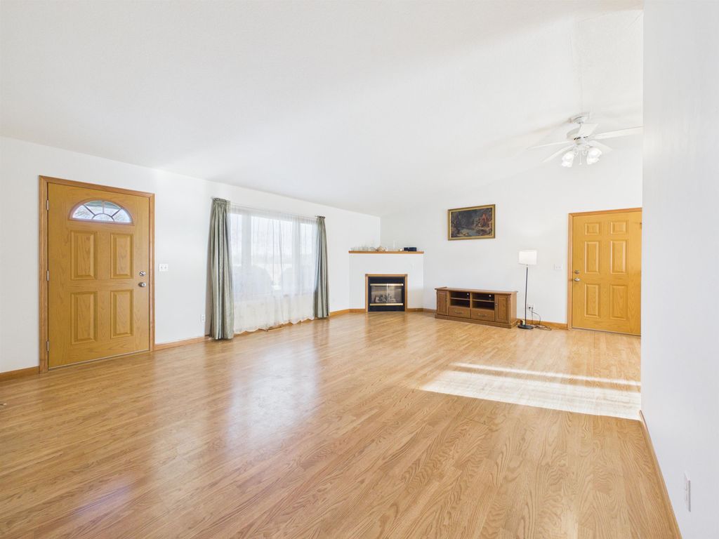 Photo of 5766 N 200 West Road, Huntington, IN 46750 (MLS # 202608677)