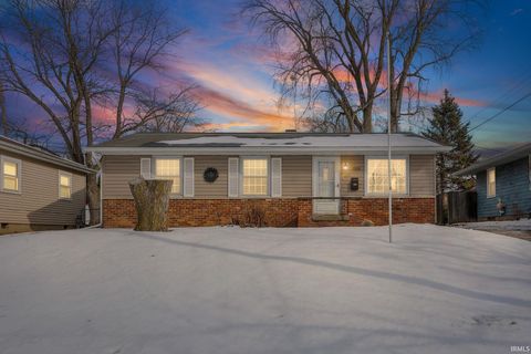 Photo of 1008 Hedgewood Drive, Lafayette, IN 47904 (MLS # 202604136)