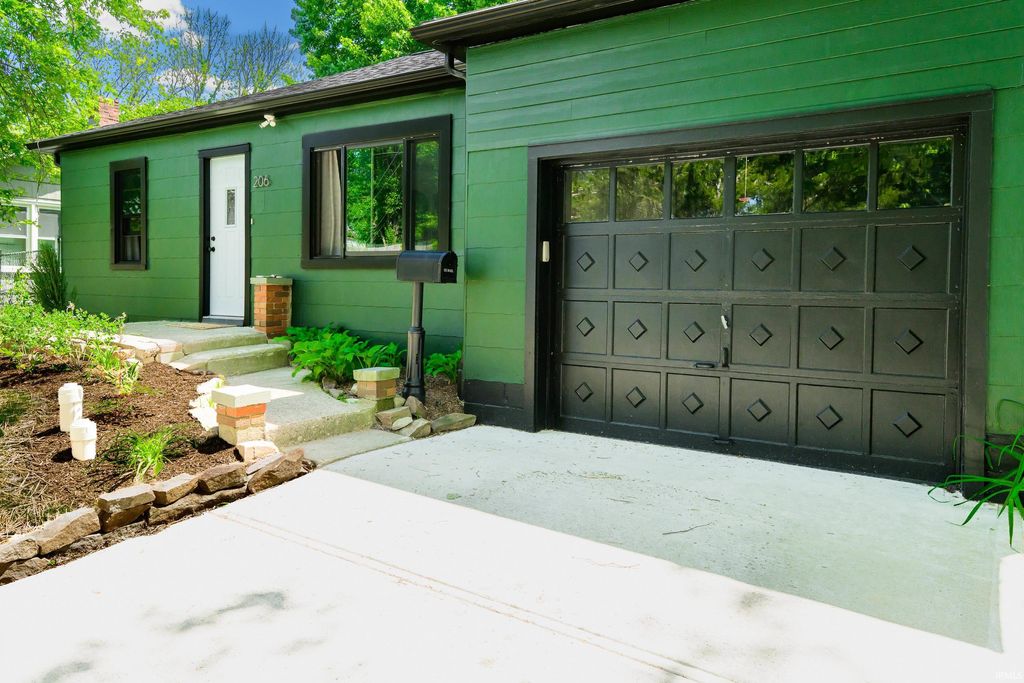 Photo of 206 E Hillside Drive, Bloomington, IN 47401 (MLS # 202617694)