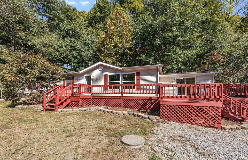 Photo of 4700 E Zehr Road, Dubois, IN 47527 (MLS # 202642125)