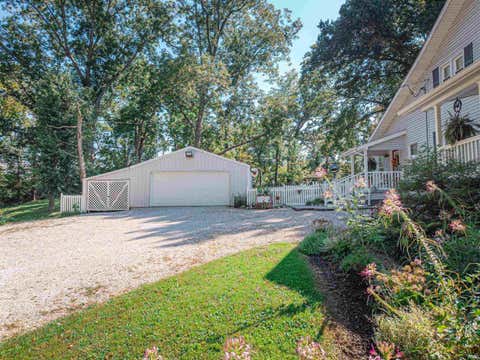 Tiny photo for 11501 Old State Road, Evansville, IN 47725 (MLS # 202635302)