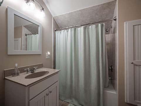 Tiny photo for 11501 Old State Road, Evansville, IN 47725 (MLS # 202635302)