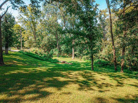Tiny photo for 11501 Old State Road, Evansville, IN 47725 (MLS # 202635302)