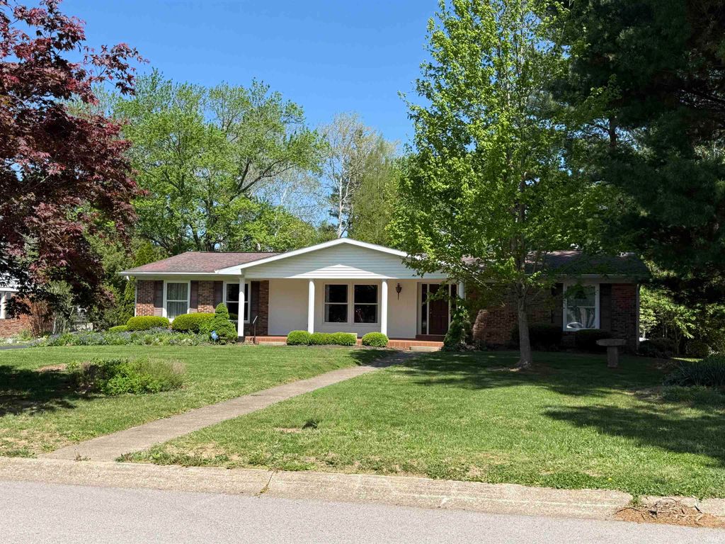 Photo of 409 E Woodridge Drive, Bloomington, IN 47408 (MLS # 202545175)
