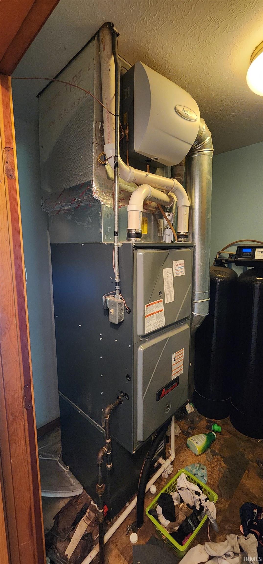 Elkhart, Indiana 46514, United States, 3 Bedrooms Bedrooms, ,3 BathroomsBathrooms,Residential,Pending,9879