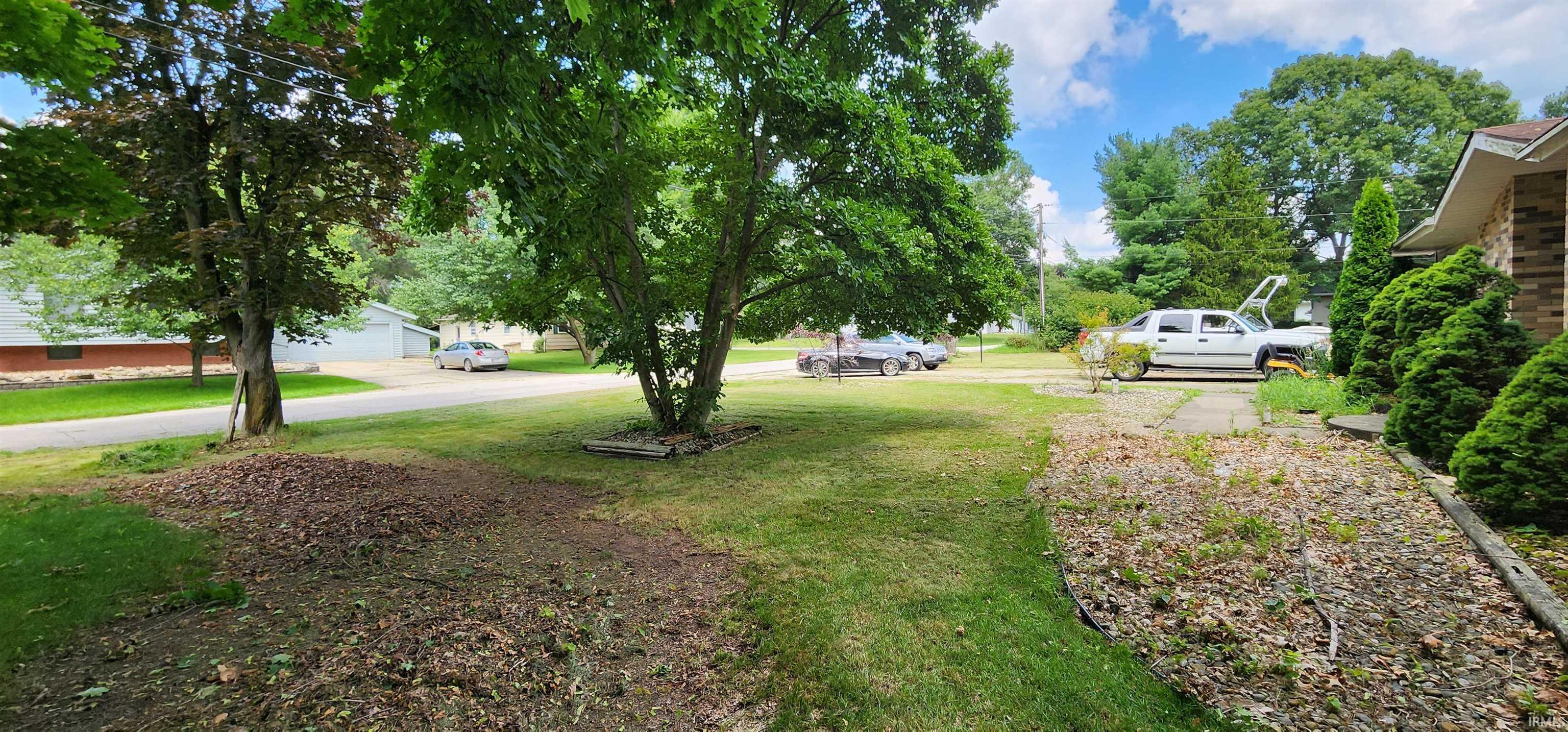 Elkhart, Indiana 46514, United States, 3 Bedrooms Bedrooms, ,3 BathroomsBathrooms,Residential,Pending,9879