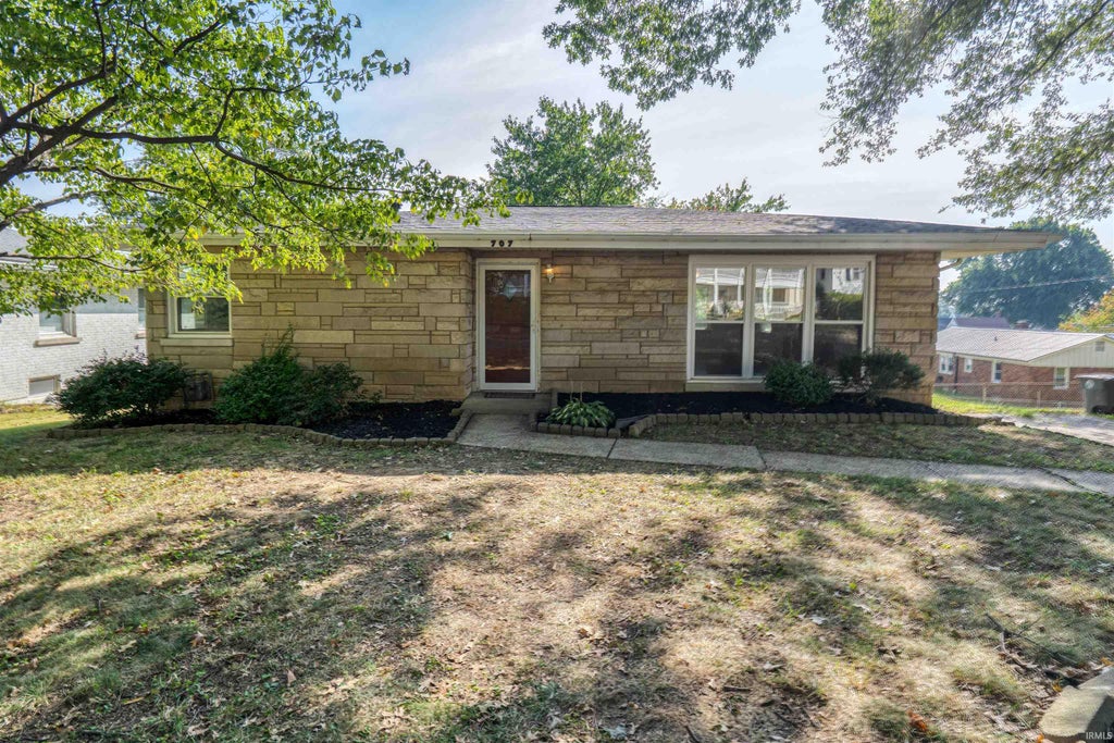 Photo of 707 Wessel Lane, Evansville, IN 47712 (MLS # 202637453)