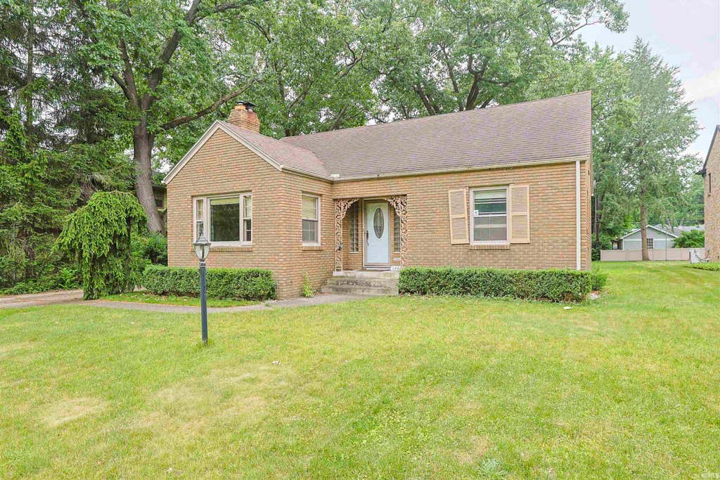 Photo of 1440 E Colfax Avenue, South Bend, IN 46617 (MLS # 202622391)