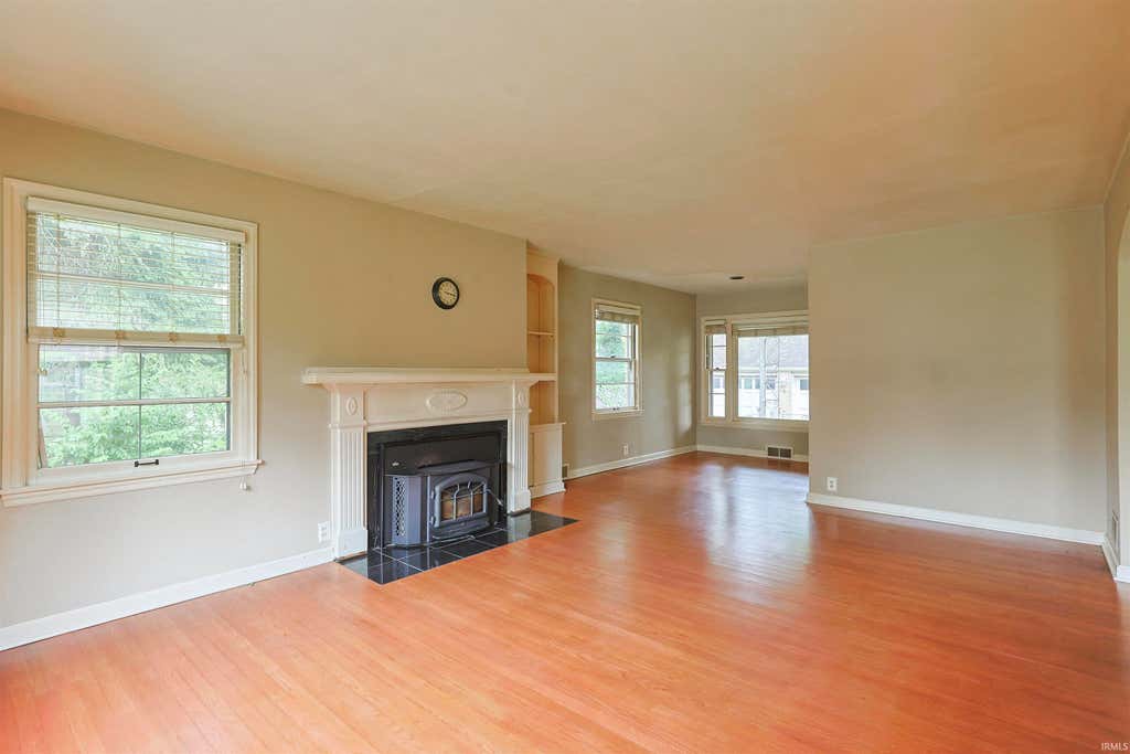 Photo of 1440 E Colfax Avenue, South Bend, IN 46617 (MLS # 202622391)