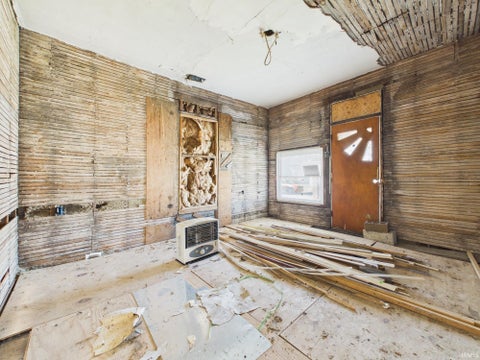 Tiny photo for 1018 S 15th Street, New Castle, IN 47362 (MLS # 202641946)