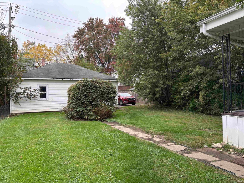 Photo of 1107 Crescent Avenue, Fort Wayne, IN 46805 (MLS # 202643142)