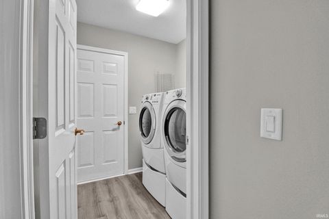Tiny photo for 1005 Live Oak Court, Kokomo, IN 46901 (MLS # 202620693)