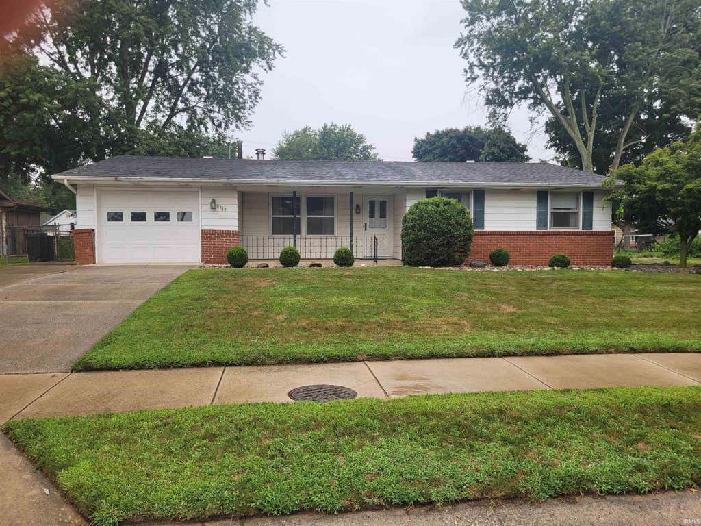 Photo of 8319 Sante Fe Trail, Fort Wayne, IN 46815 (MLS # 202632036)