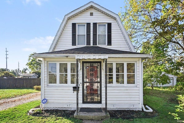 423 FAIRMOUNT AVE, MISHAWAKA, IN 46545 - Image 4c1cd1c893538d0c9e34ccdbc8f4db8c/2631332737