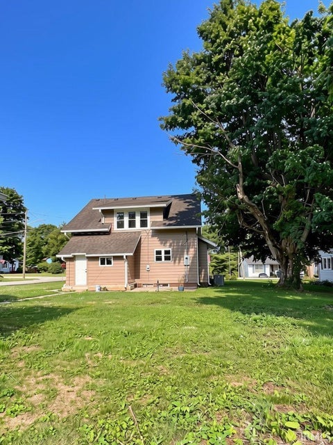 Tiny photo for 207 Walnut Street, Mount Summit, IN 47361 (MLS # 202632233)