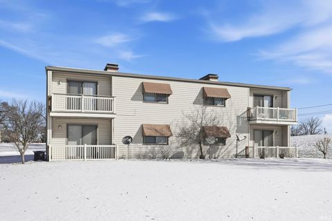 Photo of 207 Gilliam Drive, Warsaw, IN 46580 (MLS # 202602223)