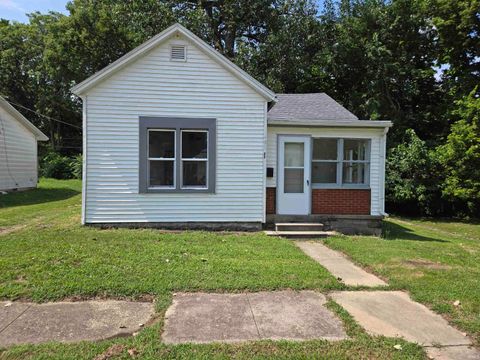 Photo of 131 Grove Street, Logansport, IN 46947 (MLS # 202534415)