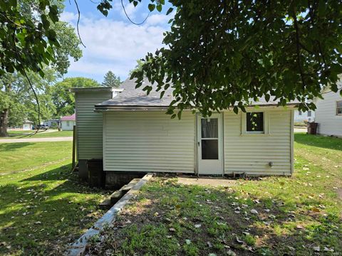 Tiny photo for 131 Grove Street, Logansport, IN 46947 (MLS # 202534415)