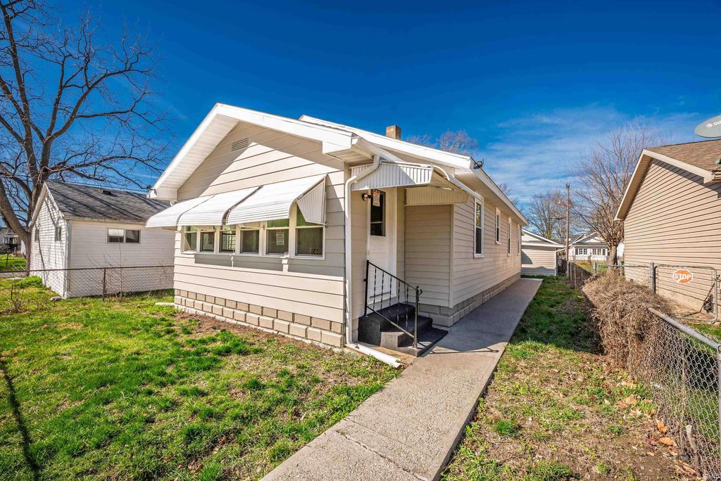 Photo of 1448 W 14th Street, Muncie, IN 47302 (MLS # 202602237)