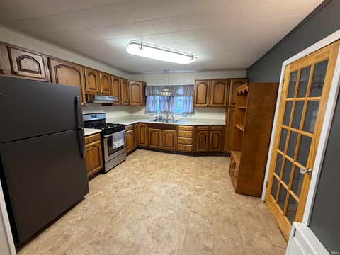 Tiny photo for 1128 Cummings Street, Logansport, IN 46947 (MLS # 202634651)