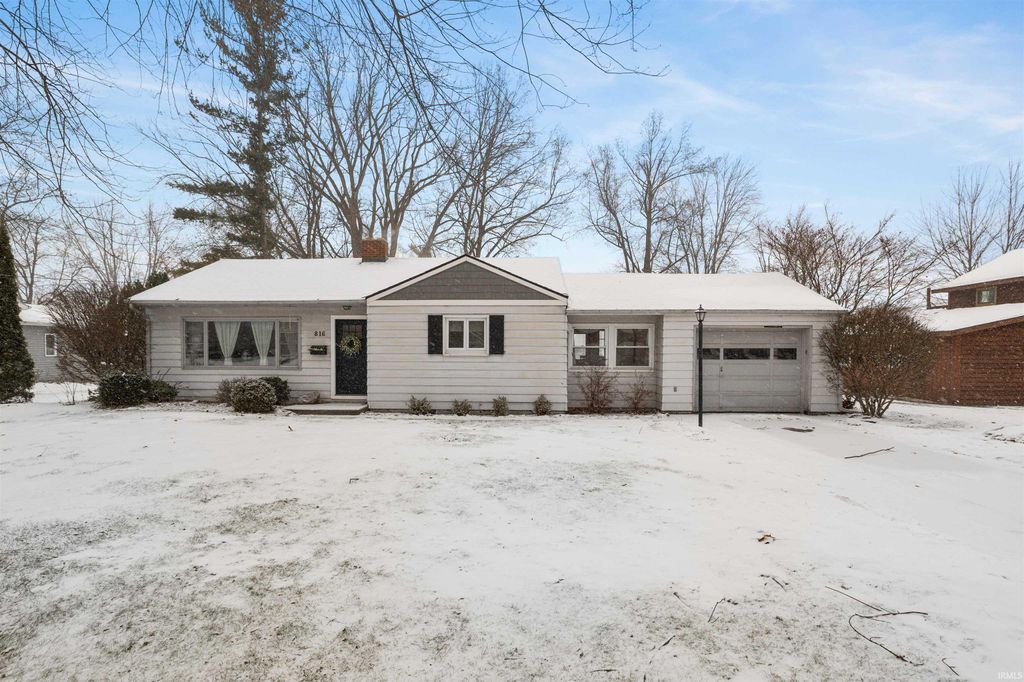 Photo of 816 E 1st Street, Auburn, IN 46706 (MLS # 202548900)