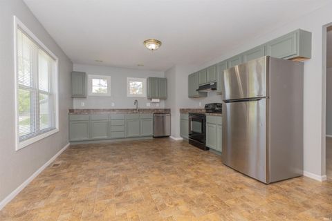 Tiny photo for 2819 Promise Street, Evansville, IN 47714 (MLS # 202614949)