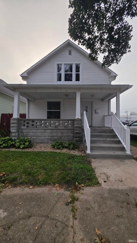 Photo of 815 Monroe Street, Rochester, IN 46975 (MLS # 202632315)