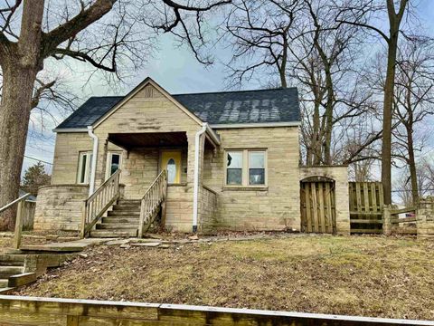 Photo of 1105 N Woodburn Avenue, Bloomington, IN 47404 (MLS # 202603745)
