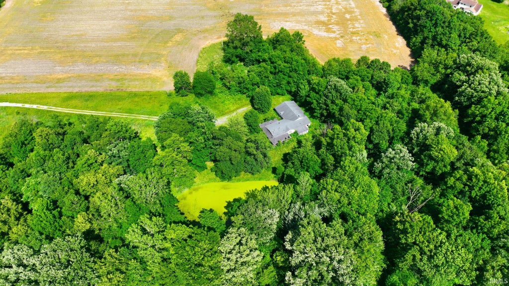 Photo of 5002 N County Line Road, Auburn, IN 46706 (MLS # 202625276)