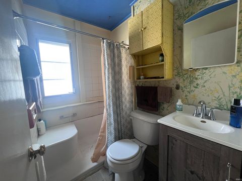 Tiny photo for 217 NW 17th Street, Richmond, IN 47374 (MLS # 202604863)