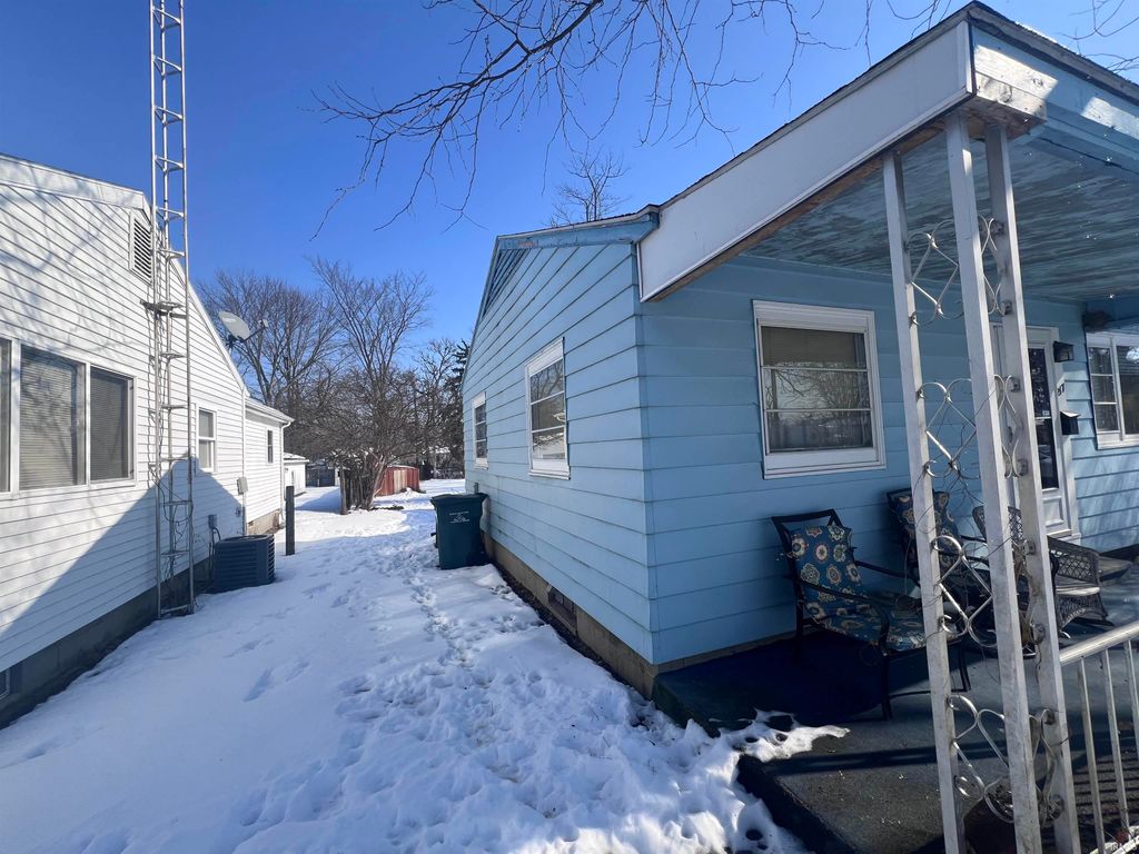 Photo of 217 NW 17th Street, Richmond, IN 47374 (MLS # 202604863)
