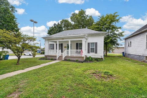 Tiny photo for 918 N Mulberry Street, Mount Carmel, IL 62863 (MLS # 202639707)