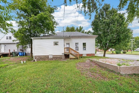 Tiny photo for 918 N Mulberry Street, Mount Carmel, IL 62863 (MLS # 202639707)