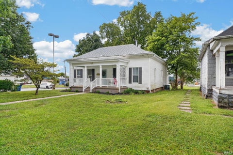 Tiny photo for 918 N Mulberry Street, Mount Carmel, IL 62863 (MLS # 202639707)