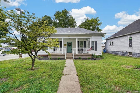 Tiny photo for 918 N Mulberry Street, Mount Carmel, IL 62863 (MLS # 202639707)