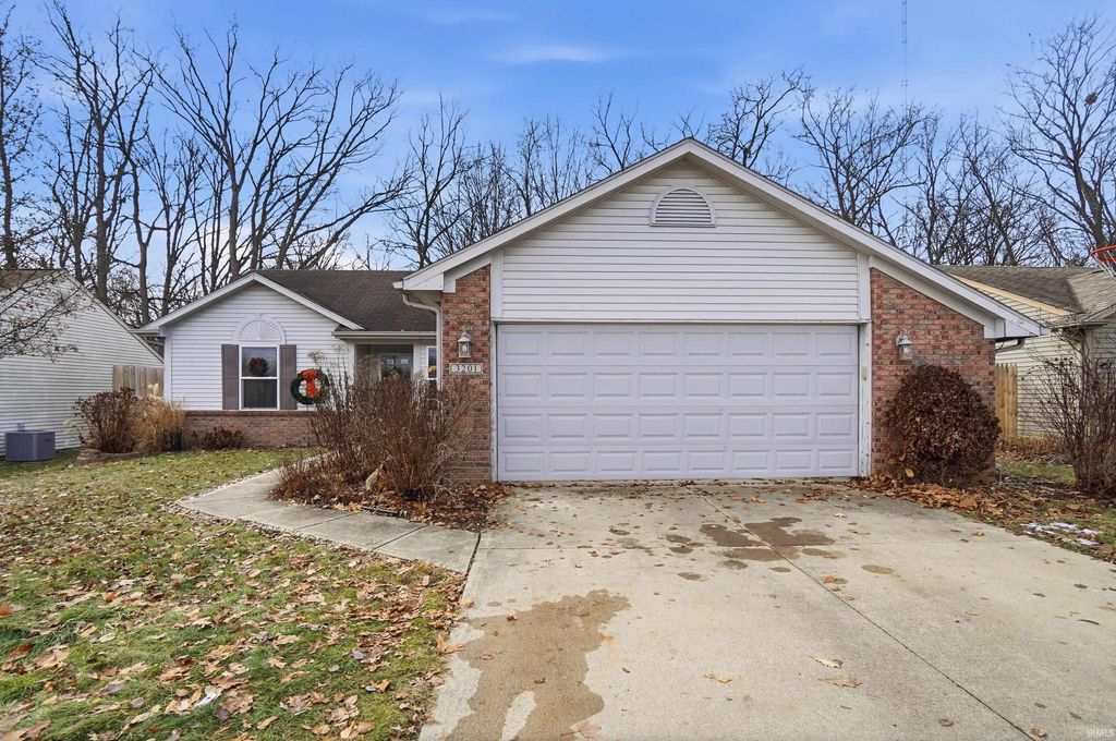 Photo of 3201 Cedar Ridge Run, Fort Wayne, IN 46808 (MLS # 202549756)