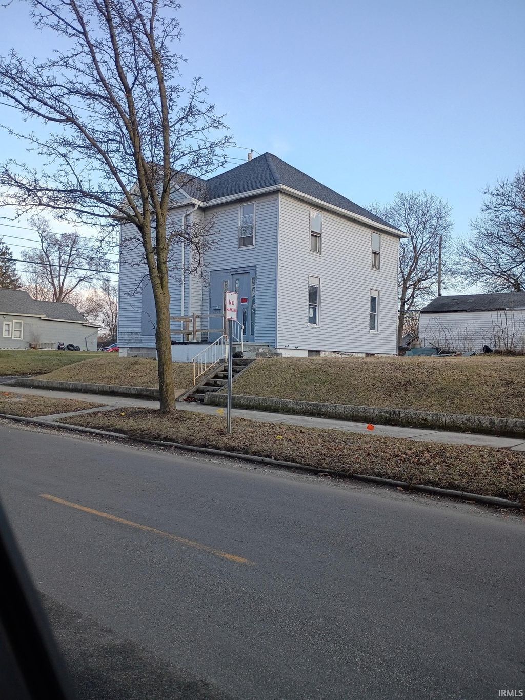 Photo of 416 E Creighton Avenue, Fort Wayne, IN 46803 (MLS # 202607528)