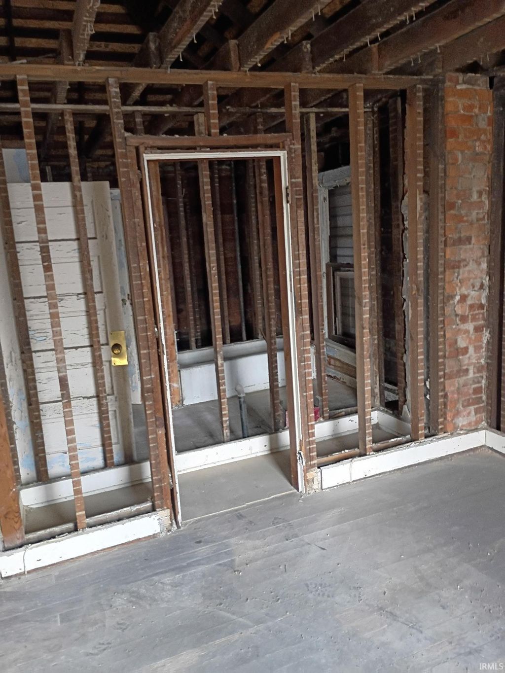 Photo of 416 E Creighton Avenue, Fort Wayne, IN 46803 (MLS # 202607528)