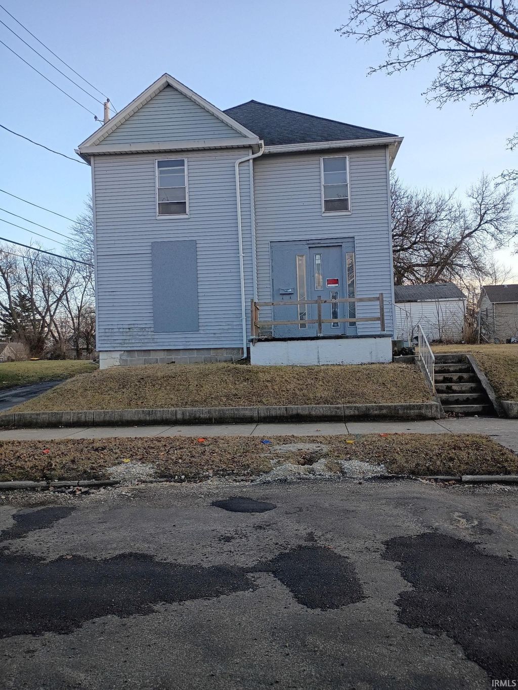 Photo of 416 E Creighton Avenue, Fort Wayne, IN 46803 (MLS # 202607528)