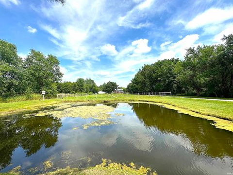 Tiny photo for 13226 County Line Road, Crown Point, IN 46307 (MLS # 202612701)