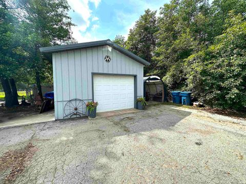 Tiny photo for 13226 County Line Road, Crown Point, IN 46307 (MLS # 202612701)