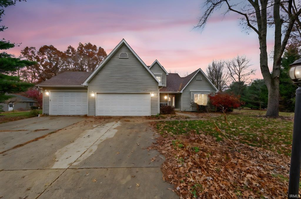 Photo of 15061 Yorkshire Drive, Plymouth, IN 46563 (MLS # 202547076)