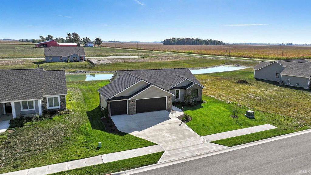 Photo of 22238 Travertine Run, Woodburn, IN 46797 (MLS # 202608763)