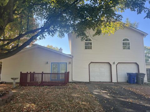 Photo of 1012 CHIPPEWA Lane, Kokomo, IN 46902 (MLS # 202533518) Photo of 1012 CHIPPEWA Lane, Kokomo, IN 46902 (MLS # 202533518)