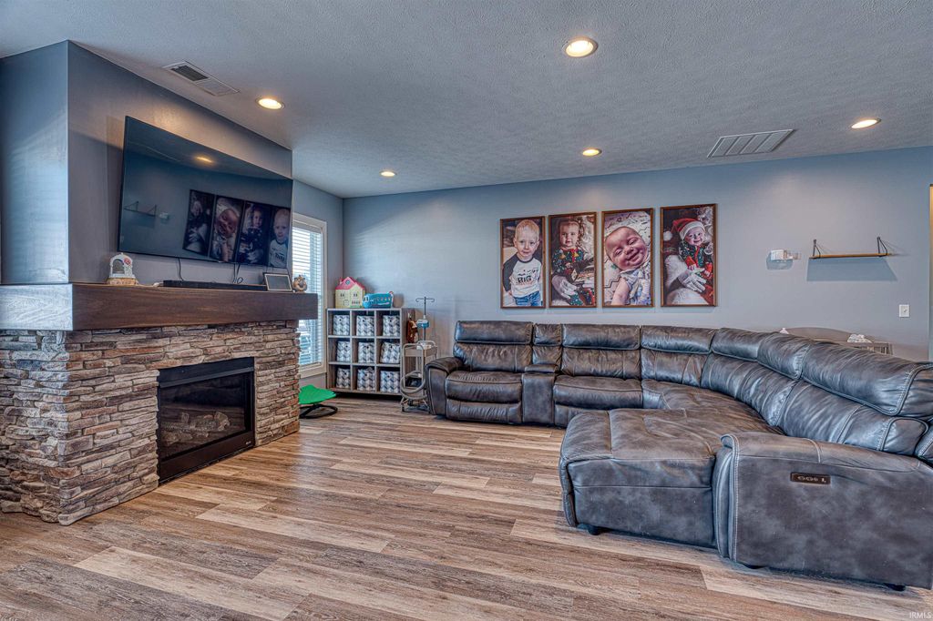 Photo of 11405 Caracaras Court, Evansville, IN 47725 (MLS # 202604223)